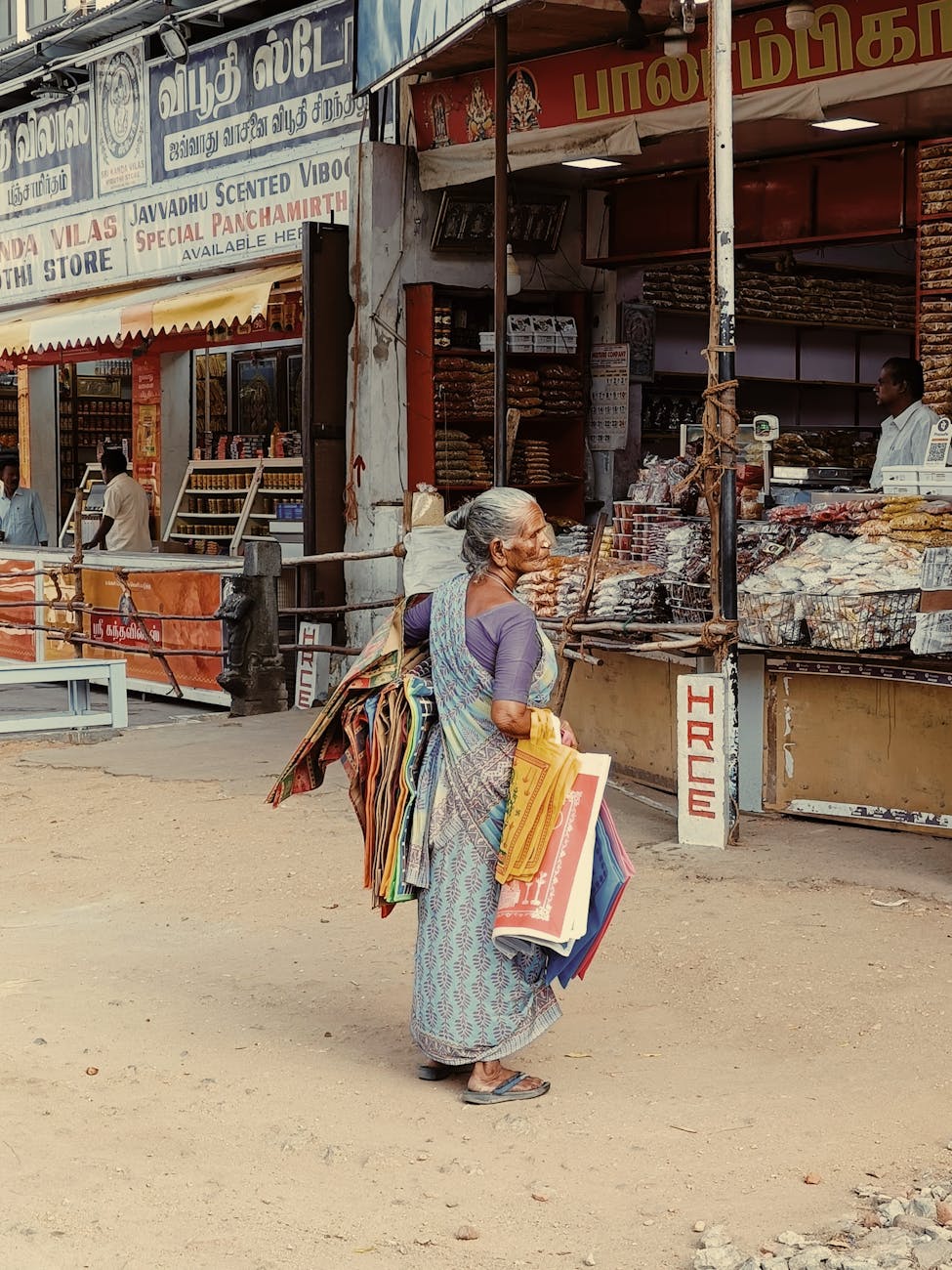ahirani language sentences in marathi